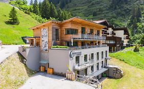 Mondschein Hotel & Chalet